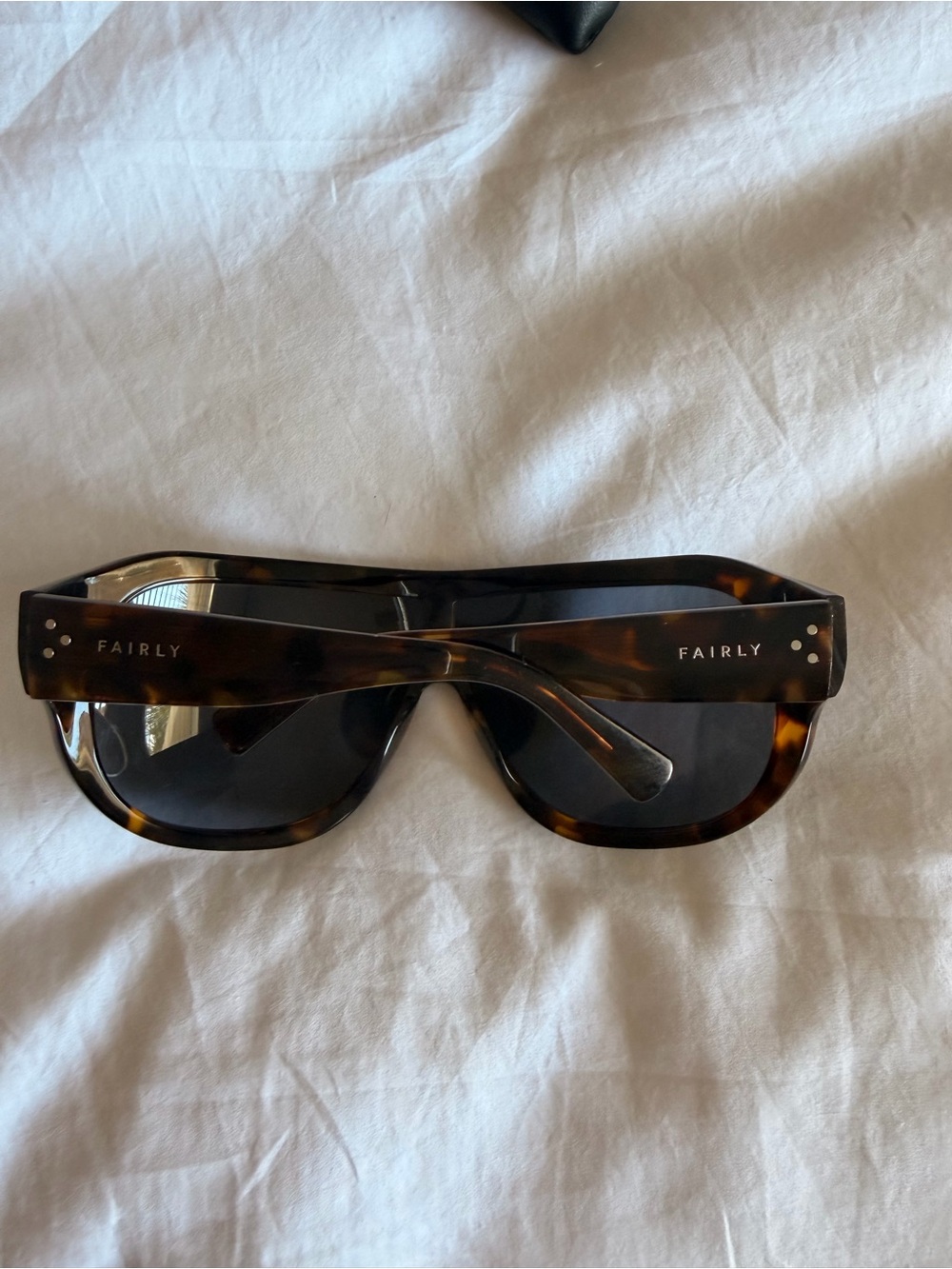 NEW JIMMY FAIRLY THE LUZ SUNGLASSES IN DARK TORTOISE - Picture 10 of 11